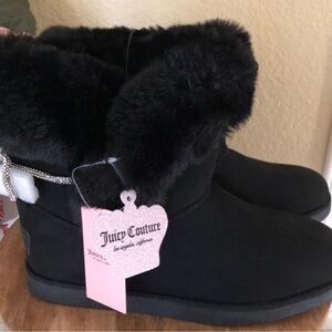 Juicy Couture NWT ankle winter boots with plush
